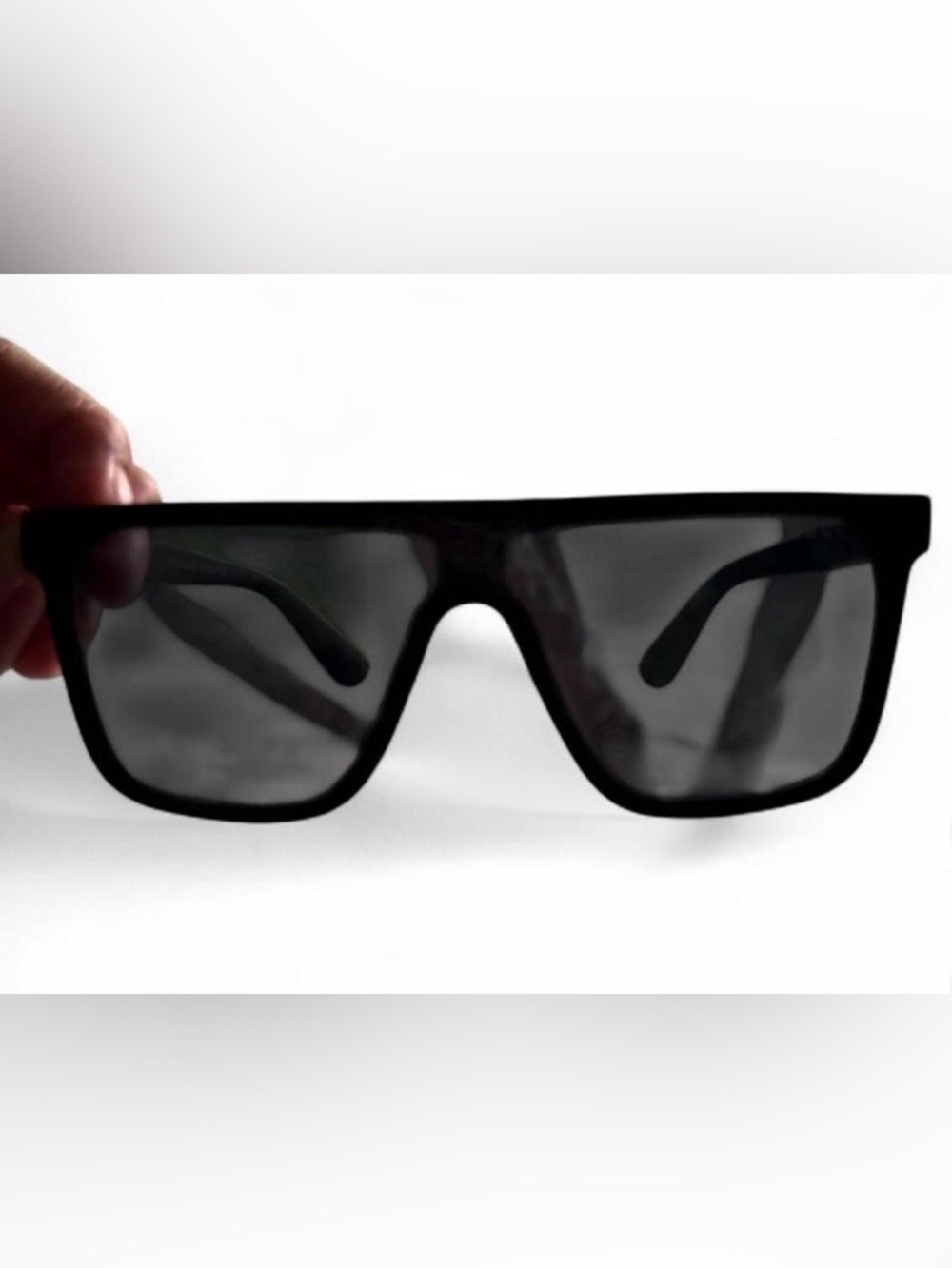 Gucci Matte Black Sunglass Arm with 'Made in Italy' Marking